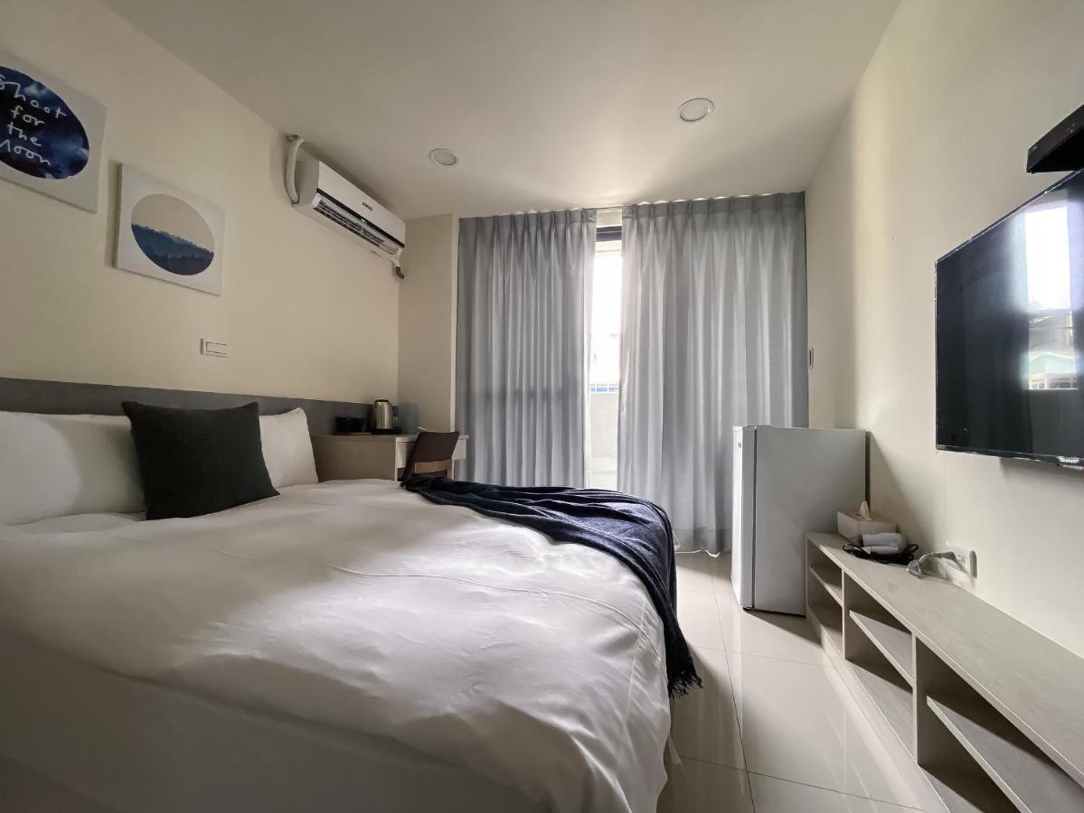 Hotel Sleeping Quilt Taichung Exterior foto